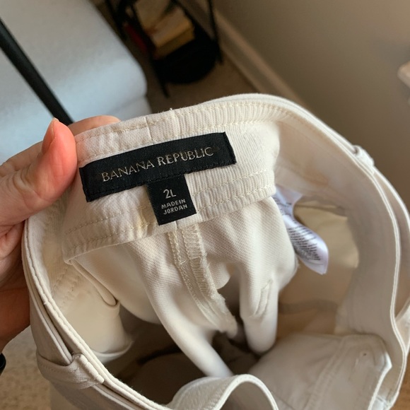 Banana Republic Slim Refined Stretch Cargo Pant in Transition Cream White - Picture 9 of 11